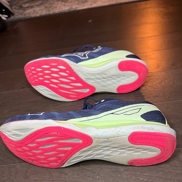 Mizuno Wave Shadow 4 | SZ 10.5 - Picture 2 of 4